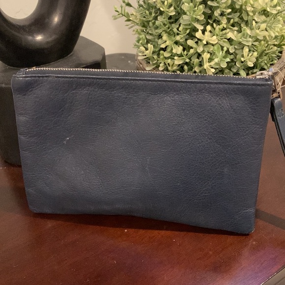 Fossil pouch - Picture 3 of 3